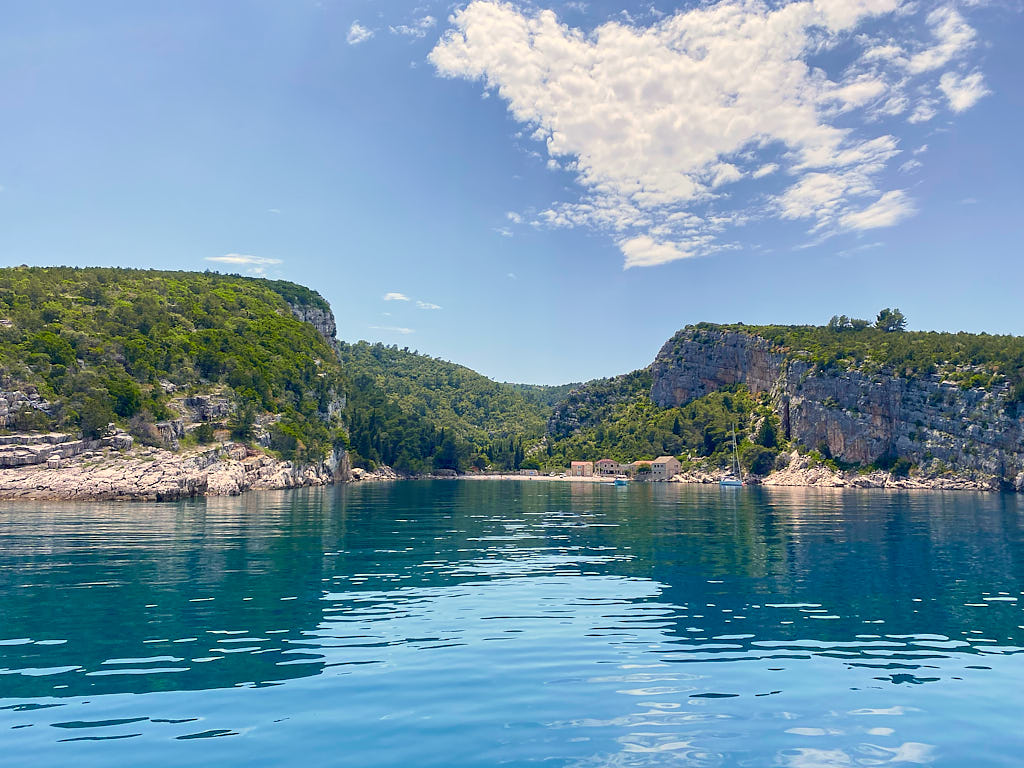 Veliki Pokrivenik Bay